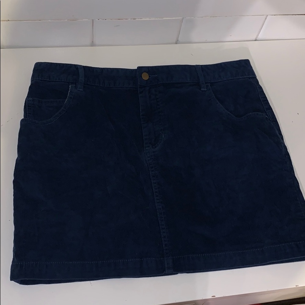 blue skirt!